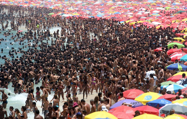 ΤΡΑΓΙΚΟ: Δείτε πώς είναι μια καθημερινή μέρα σε παραλία του Ρίο ντε Τζανέιρο - Φωτογραφία 3