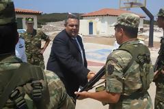 Φωτό από την επίσκεψη του ΥΕΘΑ Πάνου Καμμένου σε Φαρμακονήσι, Καλόλιμνο
