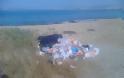 Χαμός από σκουπίδια στην παραλία Αγίου Κοσμά [photos] - Φωτογραφία 2