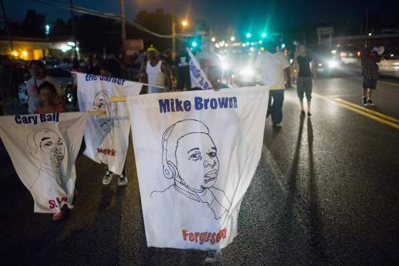 Ένας χρόνος από τον θάνατο του άοπλου Αφροαμερικανού έφηβου Μπράουν - Φωτογραφία 4