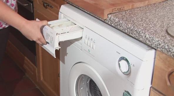 Πώς καθαρίζουμε το πλυντήριο ρούχων... - Φωτογραφία 4