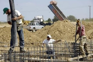 ΟΟΣΑ: Στην Ελλάδα οι σκληρότερα εργαζόμενοι στην Ευρώπη [photo] - Φωτογραφία 1