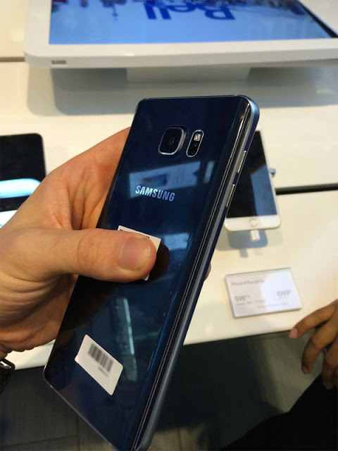 Οι πρώτες εικόνες του Samsung Galaxy Note 5 δίπλα σε ένα iPhone - Φωτογραφία 4