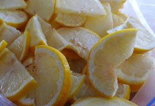 Για ποιον λόγο πρέπει να βάλετε τα λεμόνια στην κατάψυξη - Φωτογραφία 1
