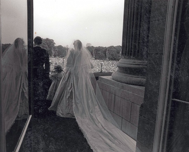 Βλέπουν το φως της δημοσιότητας 34 χρόνια μετά - Αδημοσίευτες φωτογραφίες από τον γάμο της Νταϊάνα και του Κάρολου - Φωτογραφία 7