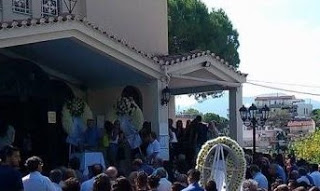 ΘΡΗΝΟΣ στη κηδεία της 19χρονης Μαρίας - Νεφέλη: Αβάσταχτος πόνος για συγγενείς και φίλους [photos] - Φωτογραφία 1