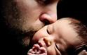 Η συγκλονιστική εξομολόγηση ενός πατέρα: «Έμεινα μόνος μου με ένα μωρό 13 μηνών…»