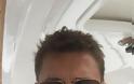 Πραγματικά αγνώριστος στη selfie που έβγαλε ο Αντώνης Σρόιτερ στις διακοπές του - Φωτογραφία 2