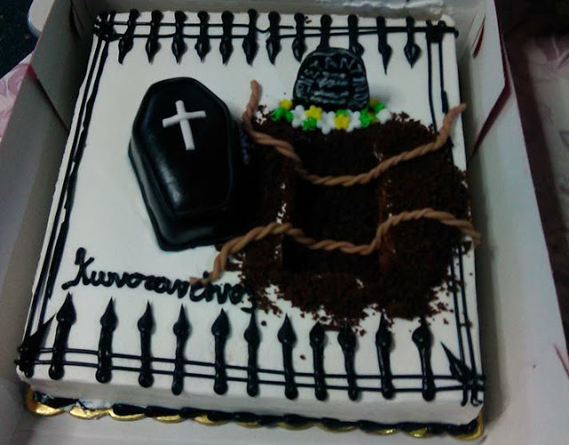 Πως μπορεί να είναι διακοσμημένη μια τούρτα γενεθλίων για έναν ιδιοκτήτη γραφείου τελετών; [photo] - Φωτογραφία 2
