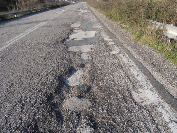 Δρόμοι ΚΑΡΜΑΝΙΟΛΑ στην Αιτωλ/νια - Πνίγηκε στο αίμα η άσφαλτος [photos] - Φωτογραφία 2