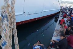 2000 μετανάστες έφερε χτες στην Μυτιλήνη το κρουαζιερόπλοιο Σαλαμίς