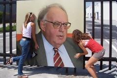 Κρίμα η κοπέλα! Αυτή είναι η κόρη του Θ. Πάγκαλου - Δείτε την όσοι αντέχετε... [photo]