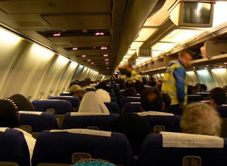 Αεροπορική εταιρεία ζυγίζει τους επιβάτες της πριν μπουν στο αεροπλάνο - Αυτός είναι ο λόγος... - Φωτογραφία 1