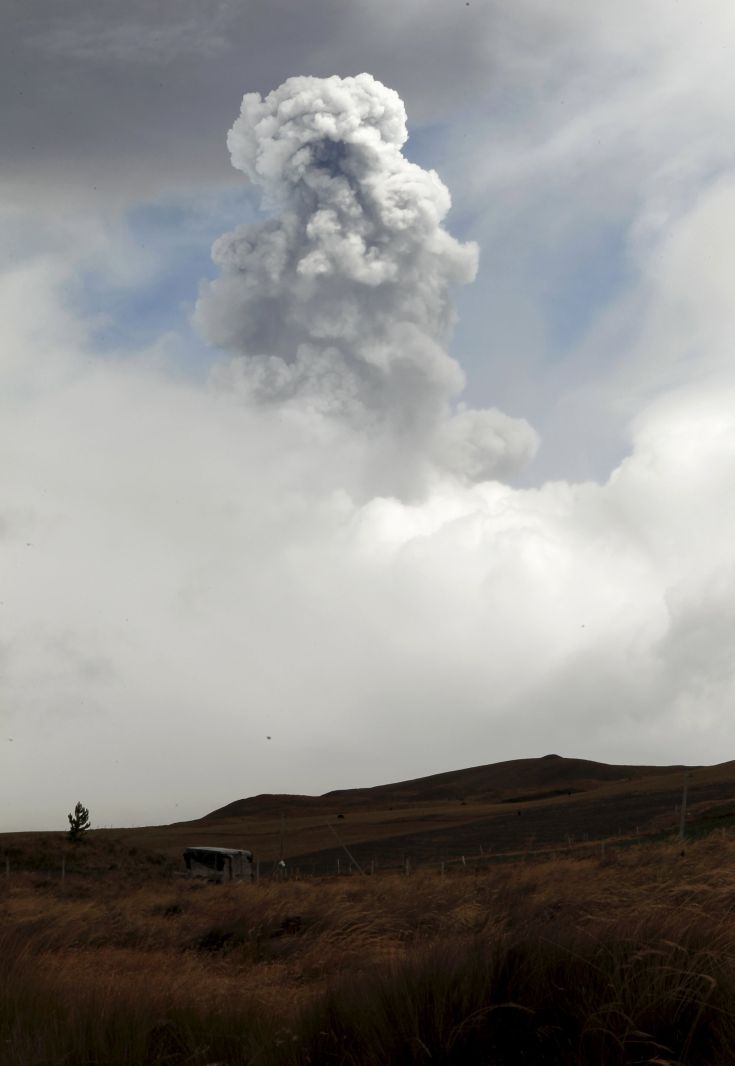 Εκκενώθηκε η περιοχή γύρω από το Κοτοπάξι στον Ισημερινό λόγω ηφαιστείου [photos] - Φωτογραφία 2
