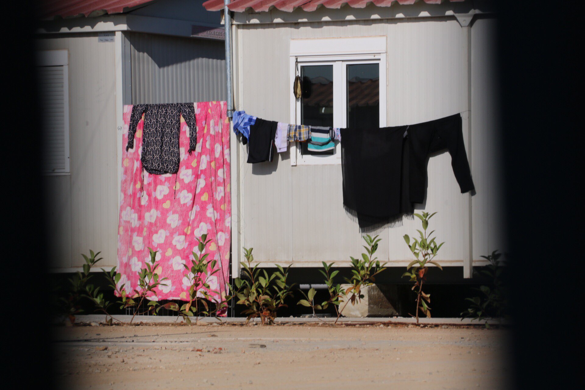 Φωτογραφίες: Η νέα στέγη των προσφύγων στον Ελαιώνα - Φωτογραφία 9