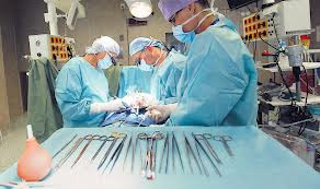 Γιατί στα χειρουργεία οι γιατροί φοράνε πράσινες φόρμες; - Φωτογραφία 1