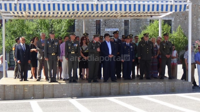 Τελετή παράδοσης και παραλαβής διοίκησης στο 11ο Σύνταγμα Πεζικού στην Τρίπολη (pics,vid) - Φωτογραφία 4