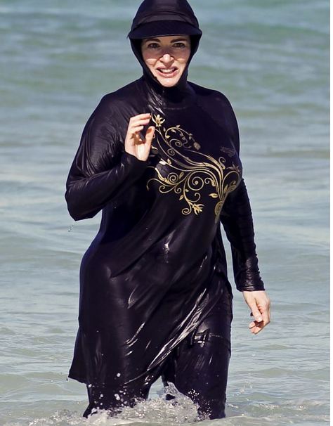 Τί τραβάνε οι γυναίκες! Δείτε τα μαγιό που φορούν οι Μουσουλμάνες - Φωτογραφία 4