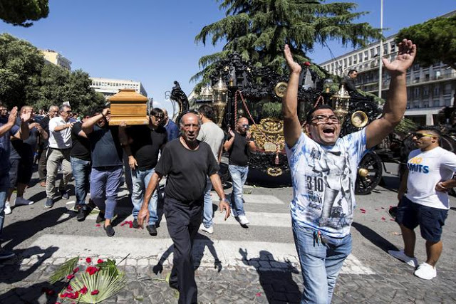 Σάλος στην Ιταλία: Ο αρχιμαφιόζος της Ρώμης που κηδεύτηκε με... τιμές Πρωθυπουργού [photos] - Φωτογραφία 4