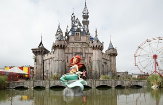 Ο καλλιτέχνης Banksy αποφάσισε να φτιάξει την Disneyland...από την ανάποδη! [video] - Φωτογραφία 1