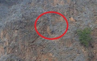 Θρίλερ στην Αγία Ρουμέλη Σφακίων - Ορειβάτης κρεμάστηκε σε γκρεμό... [photo] - Φωτογραφία 1