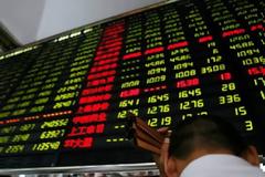 Μαύρη Δευτέρα: Με παγκόσμιο «κραχ» απειλεί η Κίνα