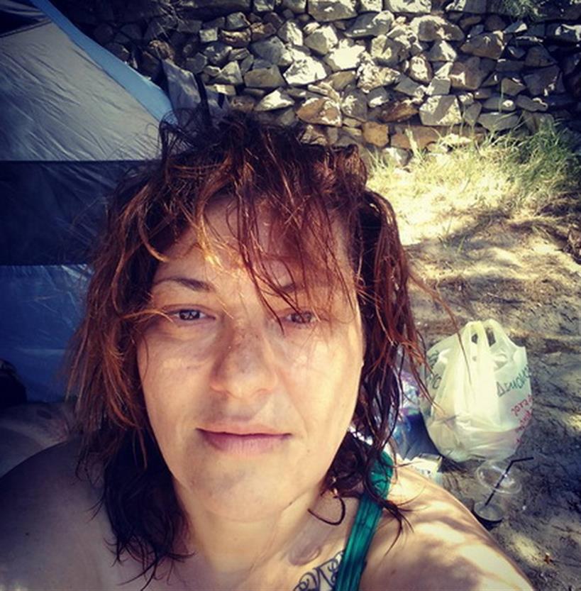 Κατερίνα Ζαρίφη: Στην παραλία χωρίς μακιγιάζ - Φωτογραφία 2