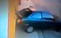 Λαμία: Μπούκαρε σε κατάστημα με κλεμμένο αυτοκίνητο [video]