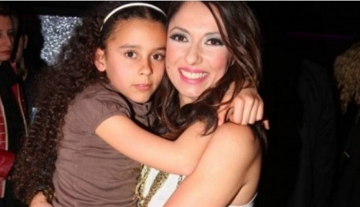 Ποια διάσημη ελληνίδα μιλά για το bullying στην κόρη της... [photo] - Φωτογραφία 2