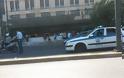 Aσυνείδητος οδηγός στο κέντρο της Αθήνας τραυμάτισε σοβαρά δυο επιβαίνοντες σε μηχανή και τράπηκε σε φυγή [photos] - Φωτογραφία 3