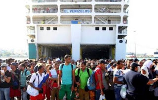 Στο λιμάνι του Πειραιά ξανά το Ελ.Βενιζέλος με άλλους 2.500 πρόσφυγες - Φωτογραφία 1