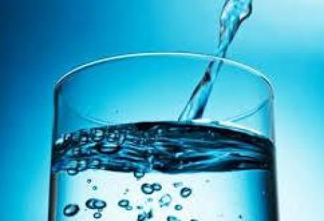 «Μύθος» πως κάνουν καλό στον οργανισμό μας 8 ποτήρια νερό - Φωτογραφία 1