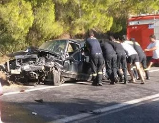 Μια νεκρή και 4 τραυματίες σε τροχαίο στην εθνική οδό Ζαχάρως - Κυπαρισσίας [photos] - Φωτογραφία 1