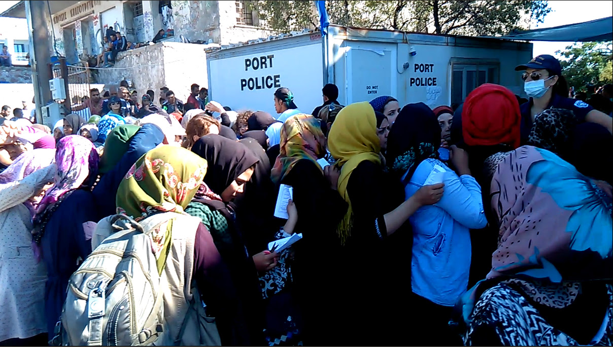 Θεέ και Κύριε... Η κάθοδος των μυρίων:  Πάνω από 4.000 μετανάστες έφτασαν σήμερα στη Λέσβο [photo] - Φωτογραφία 2