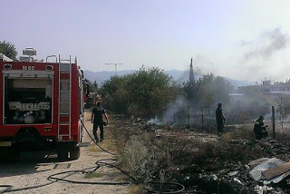 Φωτιά σε οικόπεδο με λάστιχα στην Ξάνθη - Πυκνοί μαύροι καπνοί σκέπασαν την περιοχή [photo+video] - Φωτογραφία 1