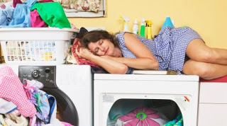 Αυτά είναι τα 6 λάθη που κάνετε όταν πλένετε τα ρούχα σας στο πλυντήριο... - Φωτογραφία 1