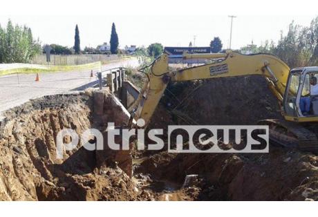 Βάρδα: Ξεκίνησε η αποκατάσταση της «βυθισμένης» γέφυρας - Φωτογραφία 1