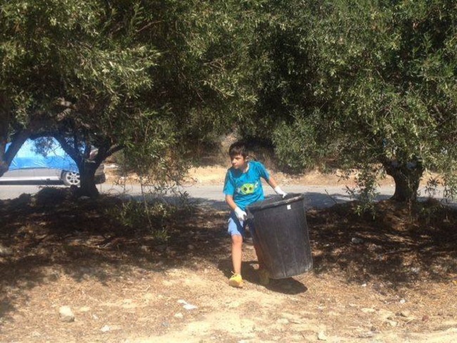 Εθελοντές δίνουν έξοχο μάθημα οικολογικής συνείδησης, σε γειτονιά του Ηρακλείου - Φωτογραφία 6