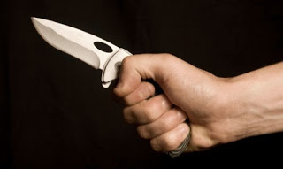 Οι κουκουλοφόροι με το μαχαίρι του πήραν τις εισπράξεις - Φωτογραφία 1