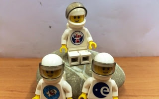 Huston we have a LEGO: Πέταξαν τα παιχνίδια στο διάστημα - Φωτογραφία 1