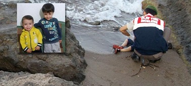 Φινάλε στη τραγωδία που ΠΑΓΩΣΕ τον πλανήτη: Κηδεύτηκαν τα παιδάκια - Σπαρακτικές εικόνες - Φωτογραφία 2