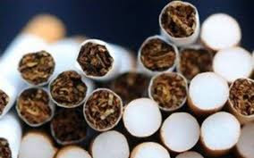 Συλλήψεις για μεταφορά λαθραίων τσιγάρων στην Πάτρα - Διαβάστε που τα είχαν κρύψει - Φωτογραφία 1