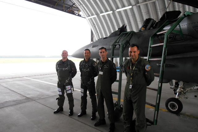 Εκπαίδευση της νεοσύστατης πολωνικής Ομάδας Αεροπορικών Επιδείξεων (Demo Team) F-16 από την ΠΑ - Φωτογραφία 3