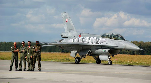Εκπαίδευση της νεοσύστατης πολωνικής Ομάδας Αεροπορικών Επιδείξεων (Demo Team) F-16 από την ΠΑ - Φωτογραφία 7