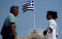 Reuters: Στην εντατική η ελληνική οικονομία λίγο πριν τις εκλογές