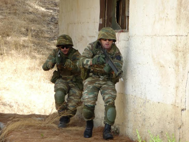 Εκπαιδεύουν το στρατό στην ΚΩ για επέμβαση σε αστικό ιστό - Φωτογραφία 10
