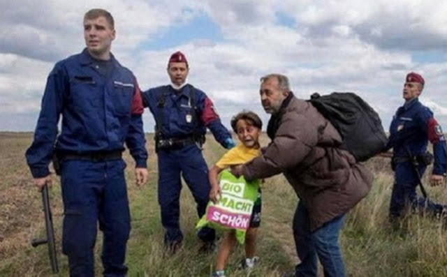 Ποιος είναι ο πρόσφυγας στον οποίο έβαλε τρικλοποδιά η οπερατέρ [photos] - Φωτογραφία 3