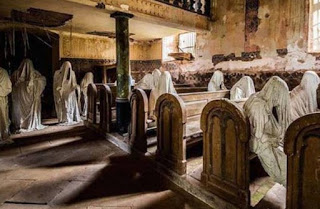 St. George: ΑΥΤΗ είναι η πιο τρομακτική εκκλησία στον κόσμο - Δείτε γιατί [photos] - Φωτογραφία 1