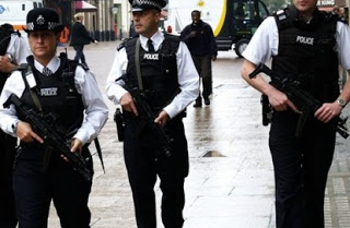 Βρετανία: Ρεκόρ με 299 συλλήψεις για τρομοκρατία σε ένα έτος - Φωτογραφία 1