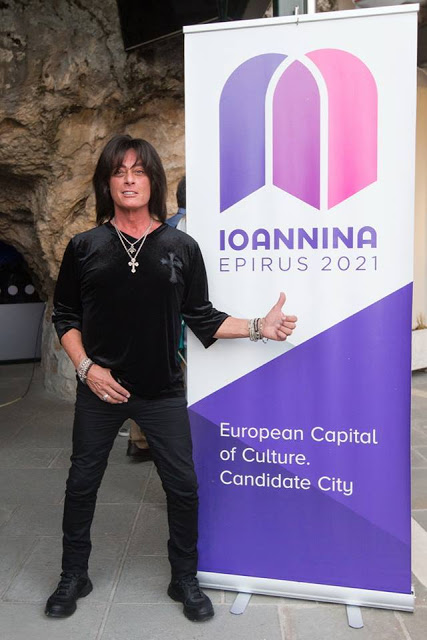 CAVE METAL: Ο Joe Lynn Turner μάγεψε,σε μια μοναδική συναυλία στο σπήλαιο Περάματος - Φωτογραφία 2